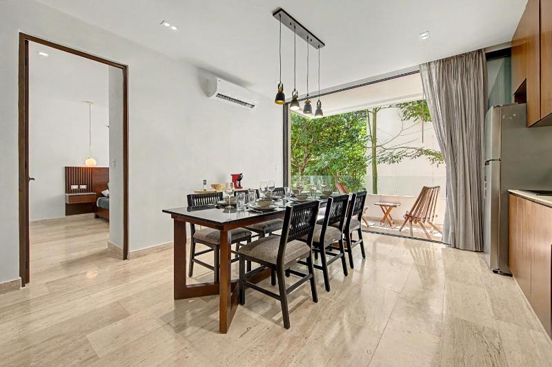 Lux 1BR with Rooftop Pool Spa Gym Kids Playroom - image 7