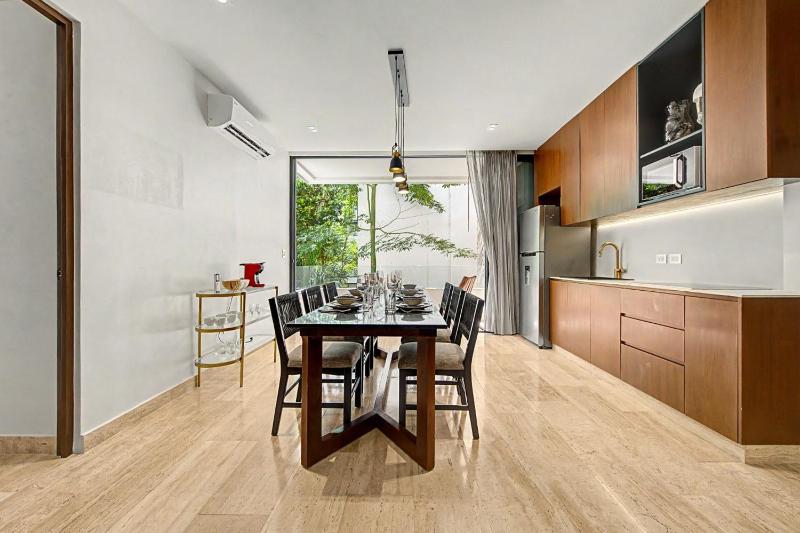 Lux 1BR with Rooftop Pool Spa Gym Kids Playroom - image 35