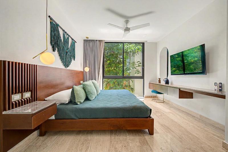 Lux 1BR with Rooftop Pool Spa Gym Kids Playroom - image 50