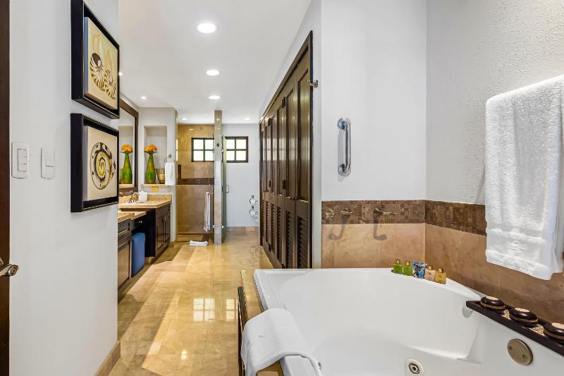 2BR/2BA Puerto Vallarta Ocean-View Resort Retreat - image 3