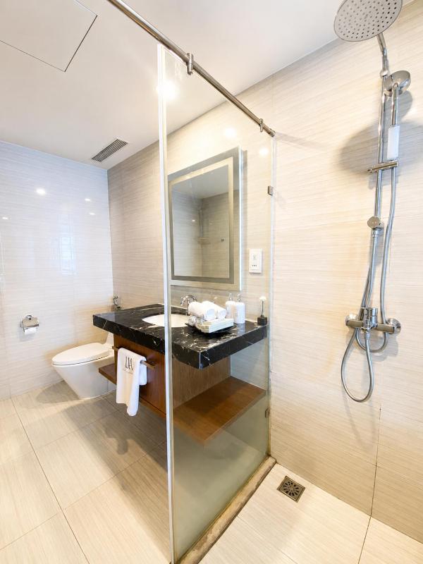 Panorama Apartment Luxury Beachfront by Man - image 25