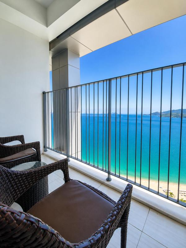 Panorama Apartment Luxury Beachfront by Man - image 11