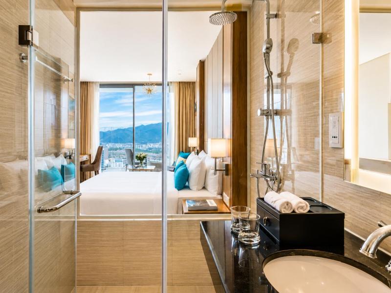 Panorama Apartment Luxury Beachfront by Man - image 24