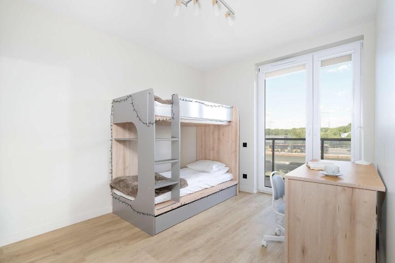 Modern Apartment with Garage and 3 Balconies in Wroclaw by Renters Prestige - image 24