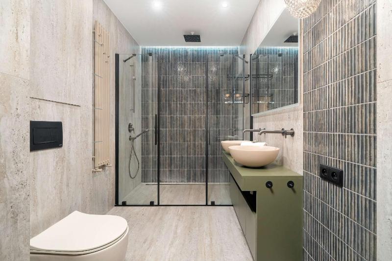 Modern Apartment with Garage and 3 Balconies in Wroclaw by Renters Prestige - image 17