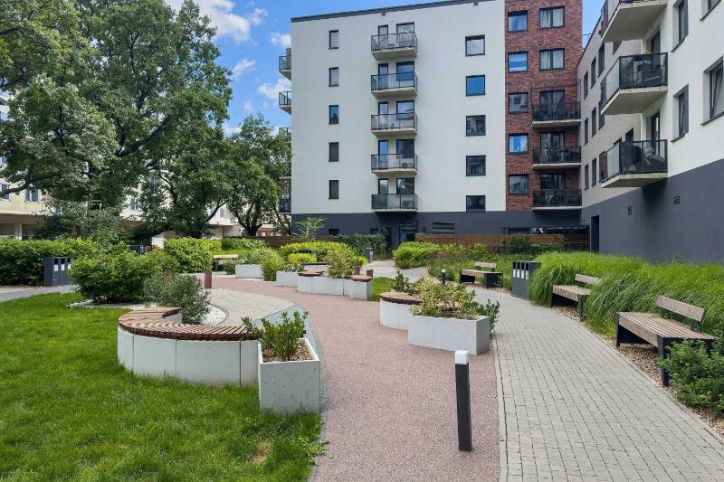 Modern Apartment with Garage and 3 Balconies in Wroclaw by Renters Prestige - image 19