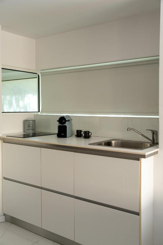 Mosaikon Guesthouses #Aiolou Str - image 13