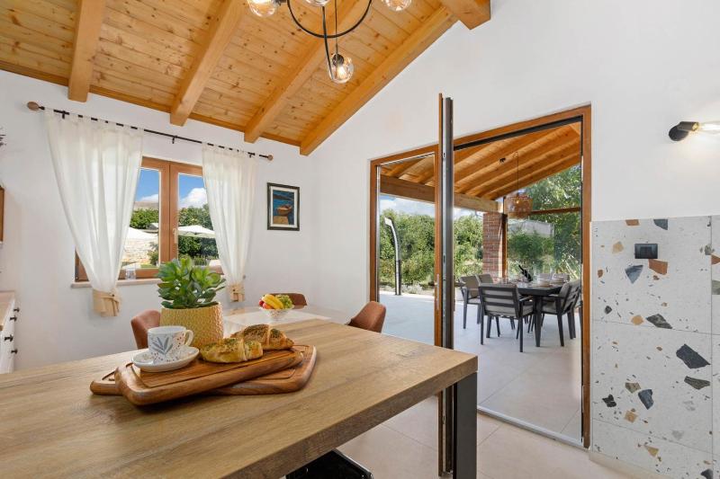 Mala kuća Mara - managed by Travel Istria - image 24