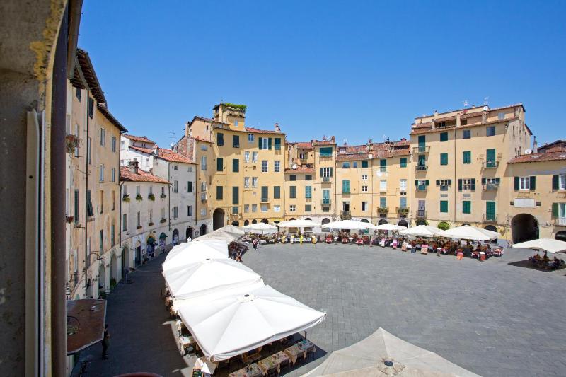 Casa del Parlascio - Vista Esclusiva su Piazza dell'Anfiteatro - image 11