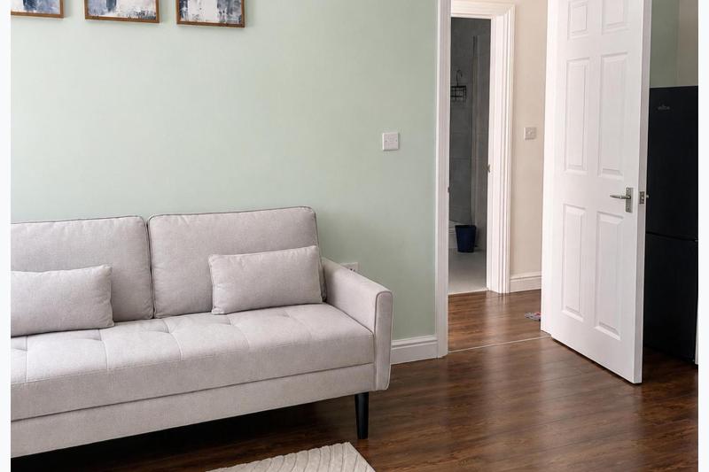 3 Bed Apartment - Near Nec Bhx Cbs Ev Parking - image 17