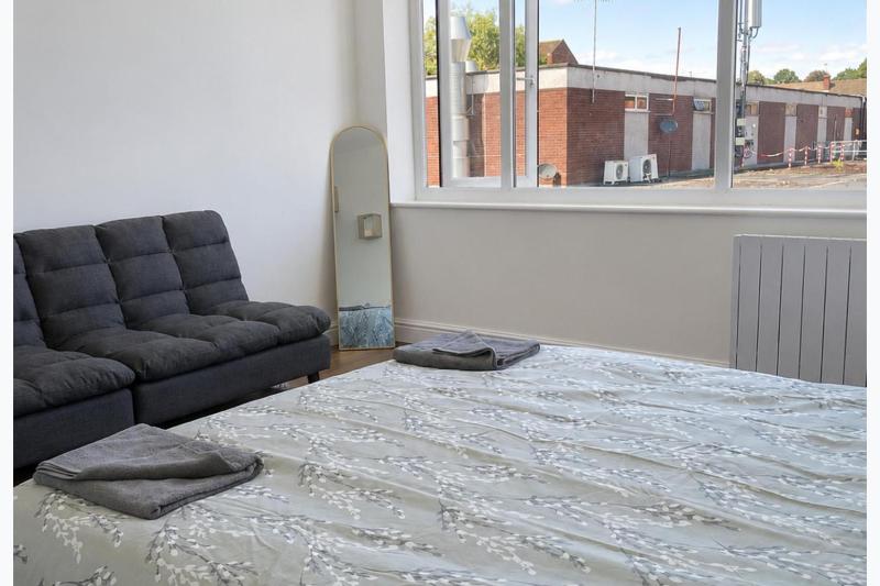 3 Bed Apartment - Near Nec Bhx Cbs Ev Parking - image 14