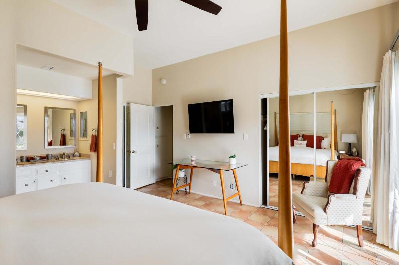 Movie Colony Oasis with Pool & Spa - image 35