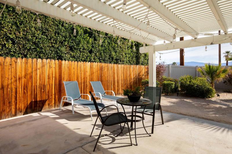 Movie Colony Oasis with Pool & Spa - image 34