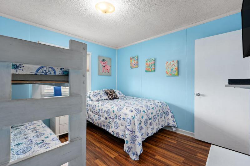 Oceanfront Condo with Direct Beach Access and Pool - image 7