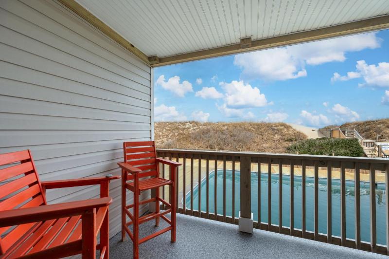 Oceanfront Condo with Direct Beach Access and Pool - image 11