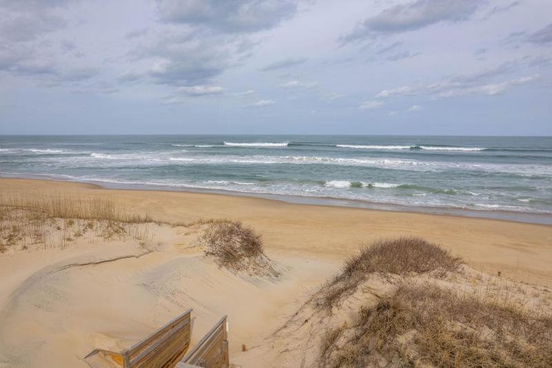 Oceanfront Condo with Direct Beach Access and Pool - image 14