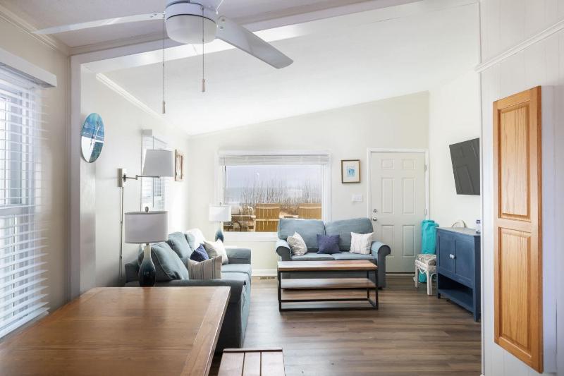 Oceanfront Escape with Coastal Views in Heart of KDH - image 7