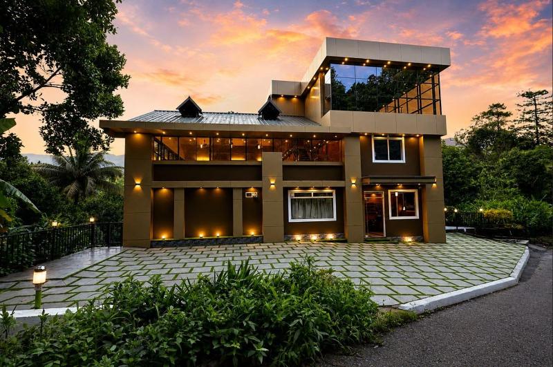SOUL MUNNAR Premium Rooms By STAYVA - image 15