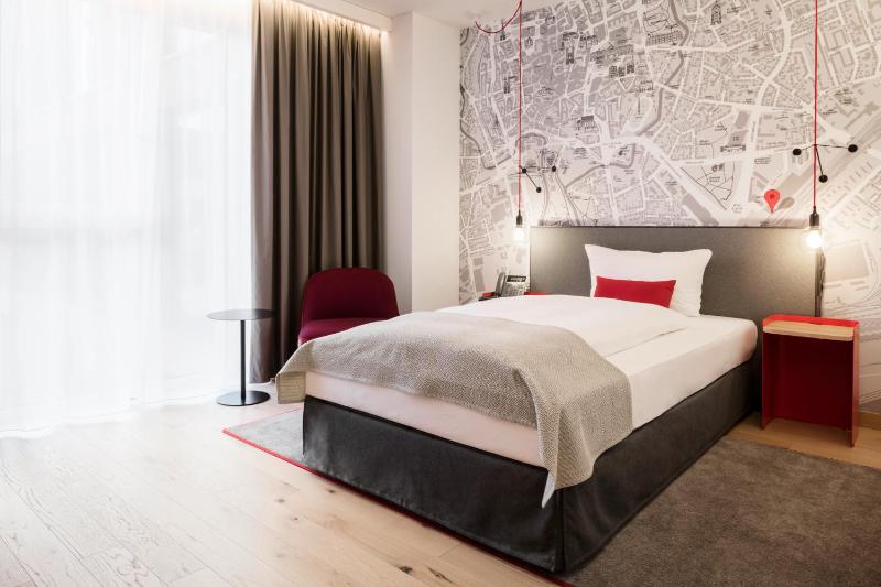 Double or Twin Room image 3