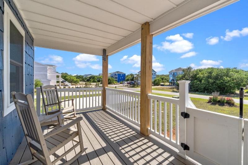 Whalehead Retreat with Pool Hot Tub 5min to Beach - image 39