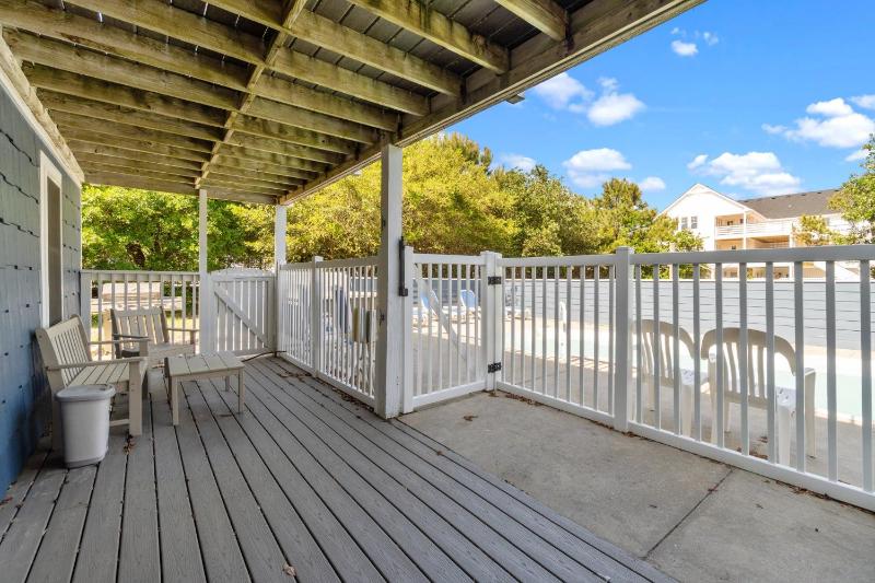 Whalehead Retreat with Pool Hot Tub 5min to Beach - image 46