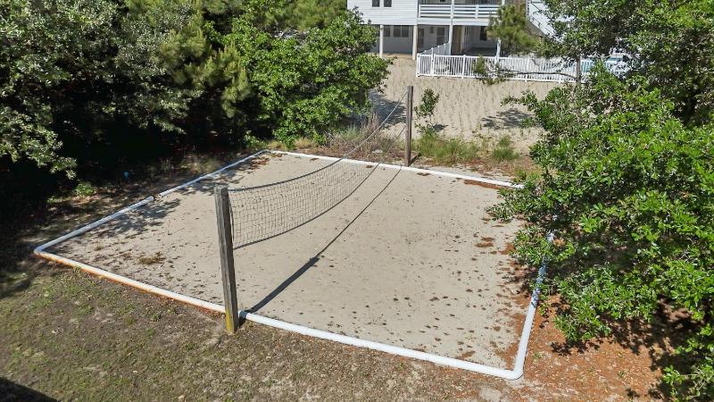 Whalehead Retreat with Pool Hot Tub 5min to Beach - image 7