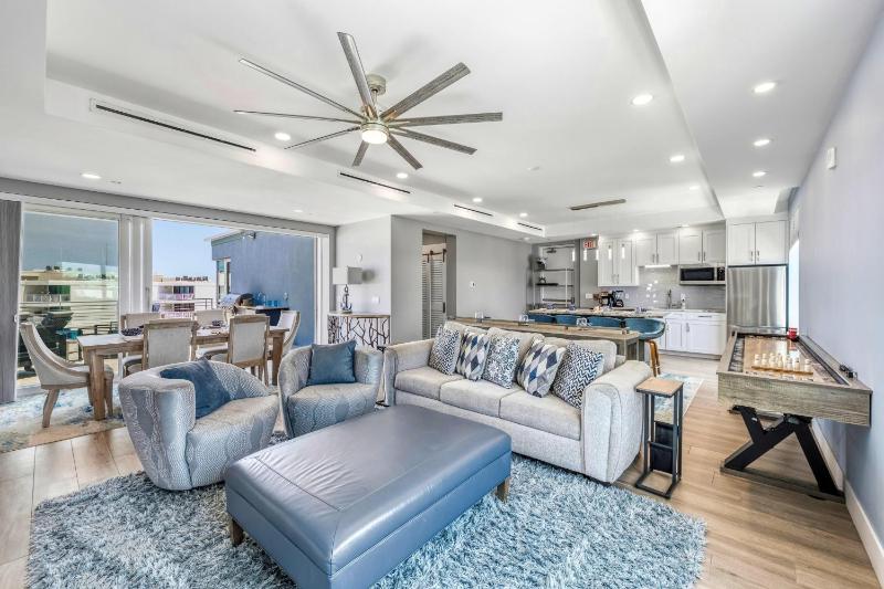 Gulf View Penthouse - 301 (PH) - image 46