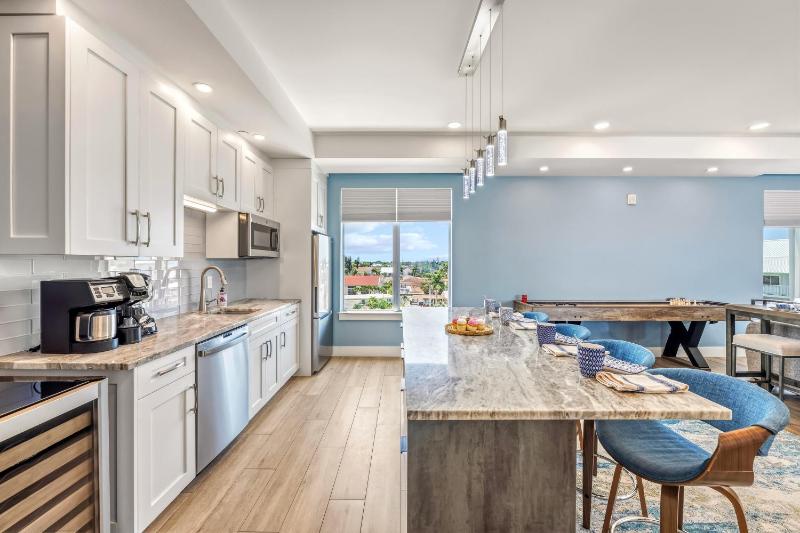 Gulf View Penthouse - 301 (PH) - image 16