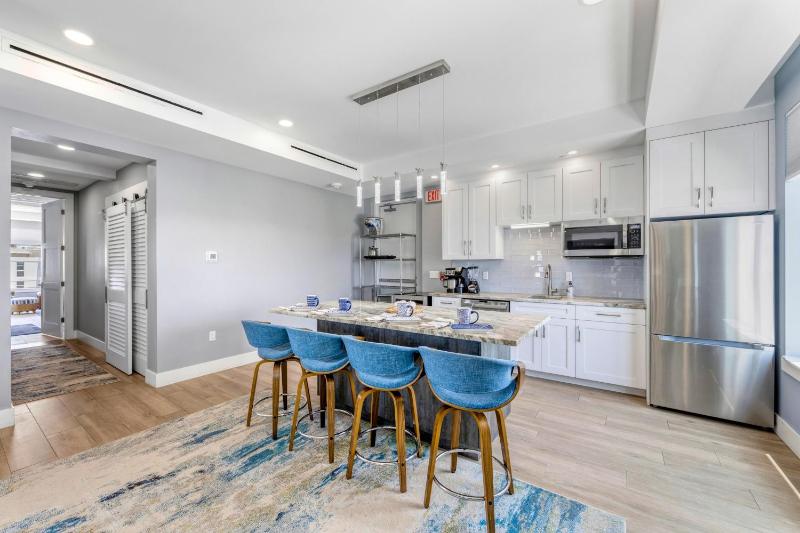 Gulf View Penthouse - 301 (PH) - image 22