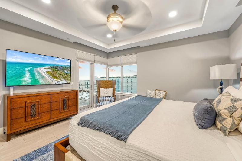 Gulf View Penthouse - 301 (PH) - image 21