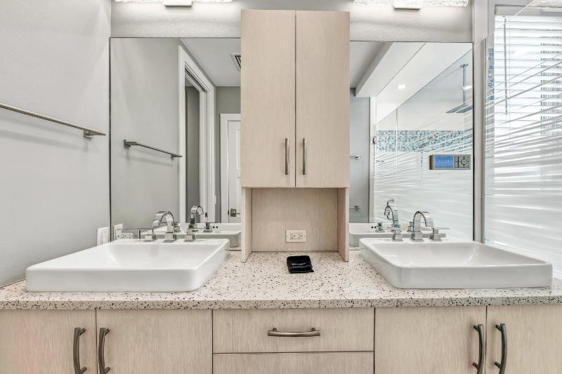 Gulf View Penthouse - 301 (PH) - image 17