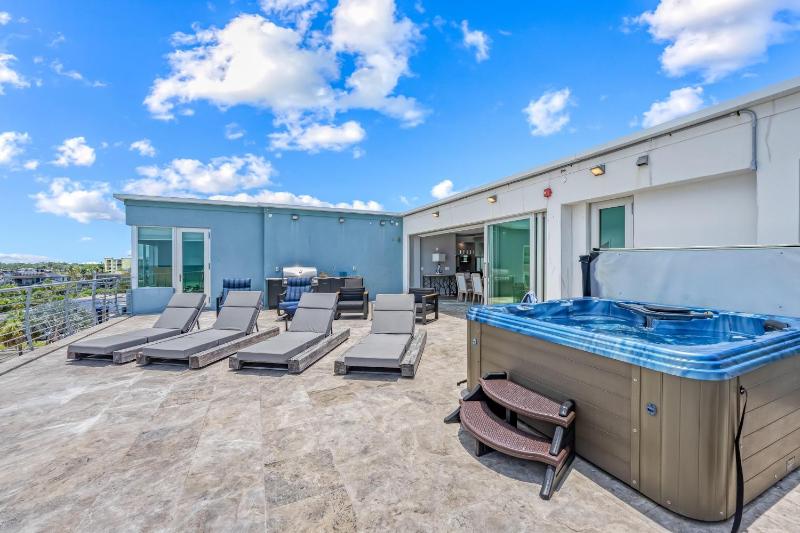 Gulf View Penthouse - 301 (PH) - image 15