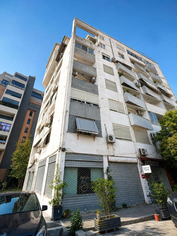 Bazaar Apartment Silver - image 9