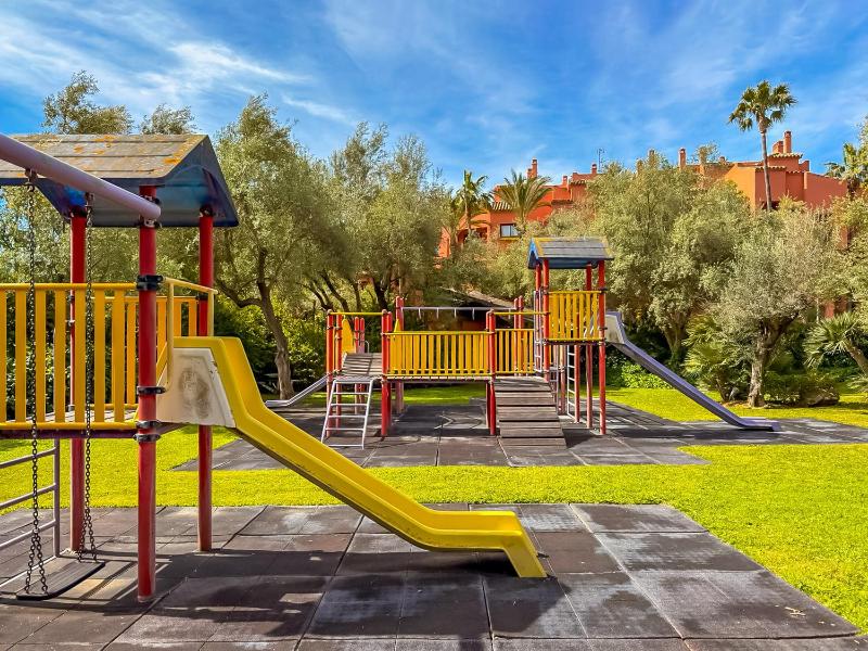 Cubo's Alicate Playa Marbella Apartment - image 47