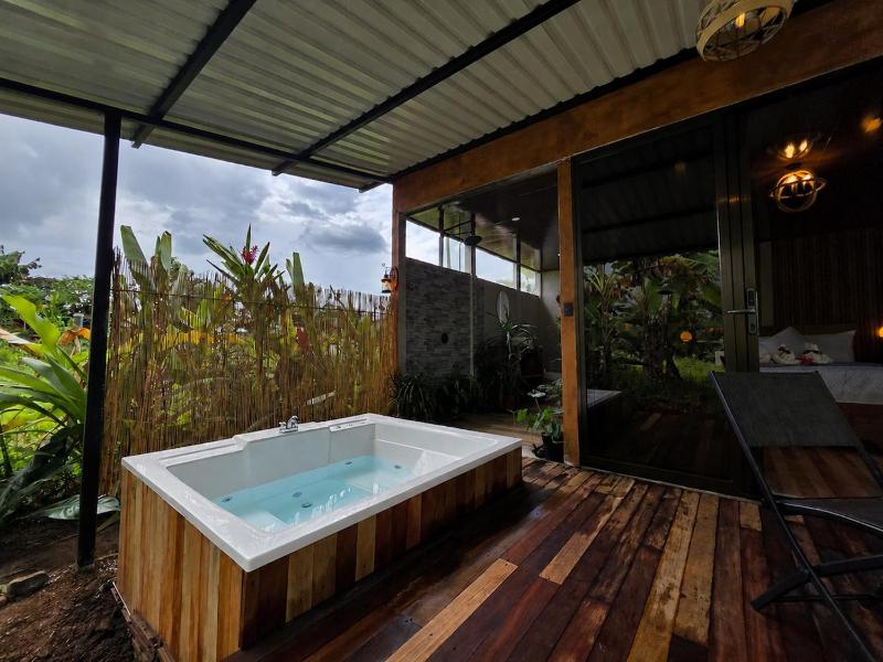 Refugio Eden Luxury Cabin with Private Jacuzzi - image 6