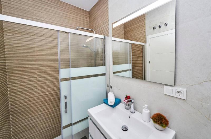 Nerja 1042 Moderno Apartamento centrico - image 4