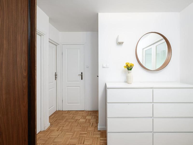 Charming Warsaw Apartment for 6 - image 13