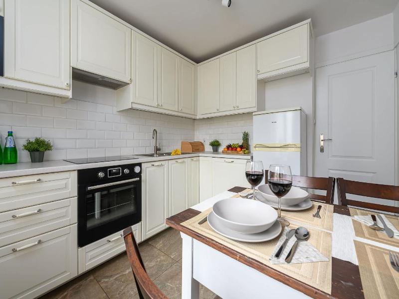 Charming Warsaw Apartment for 6 - image 6