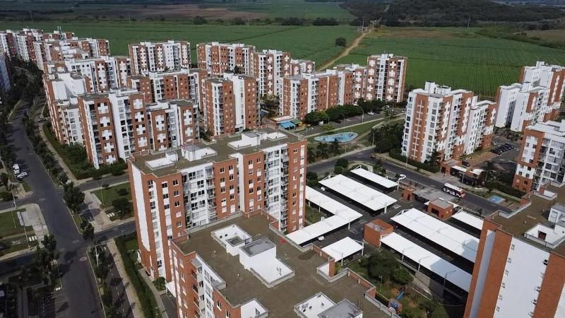 Lujoso Apartamento con Piscina y Aire Cerca Clínica Valle del Lili y Jardín Plaza - image 12