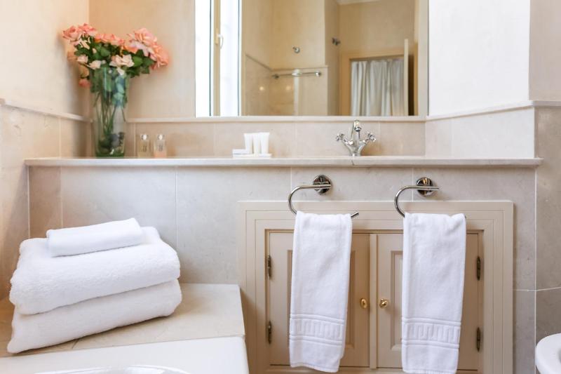 Garcia de Vinuesa Atico by Home at Homes - image 10