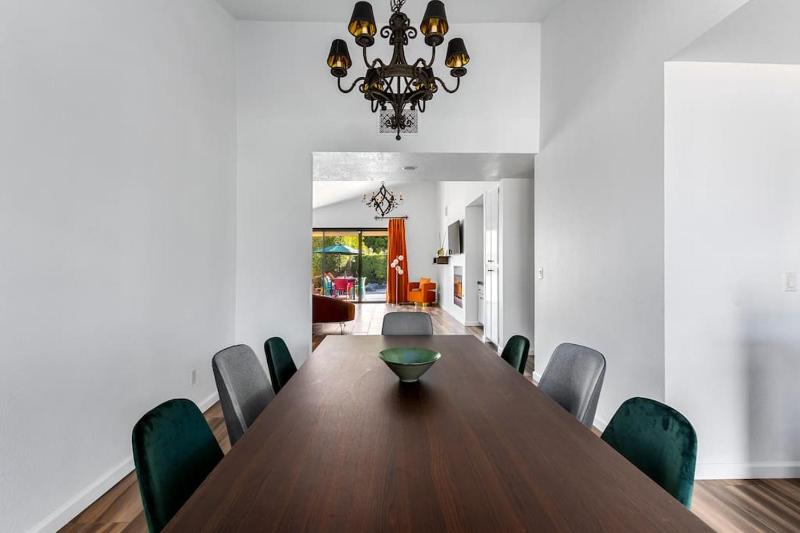 Stylish Palm Springs Retreat with Pool - image 48