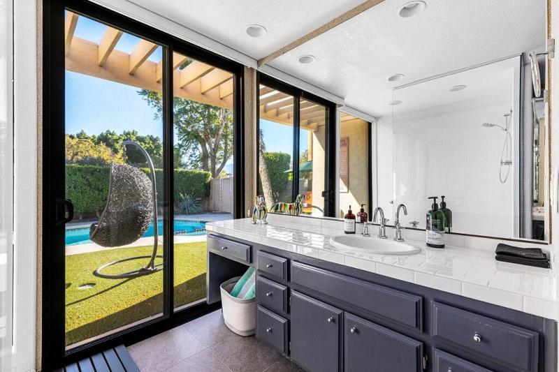 Stylish Palm Springs Retreat with Pool - image 5