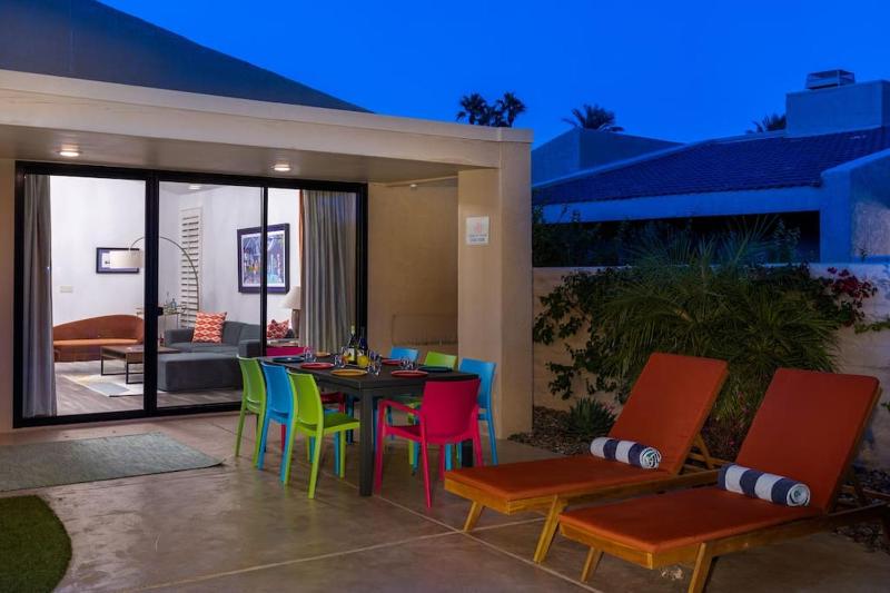 Stylish Palm Springs Retreat with Pool - image 35