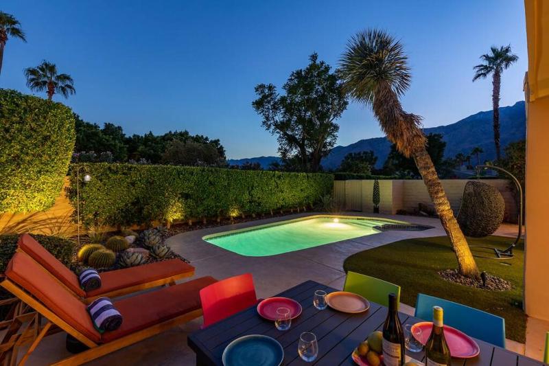 Stylish Palm Springs Retreat with Pool - image 22