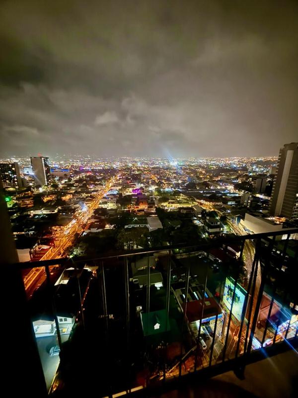 San José SKY Loft Full AC and Parking - image 4