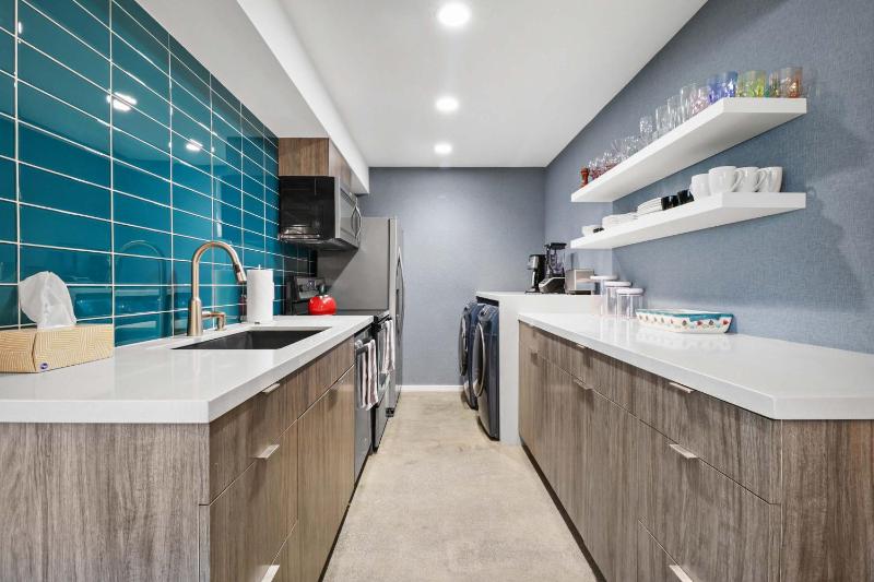 Stylish Ground-Floor Condo - image 5