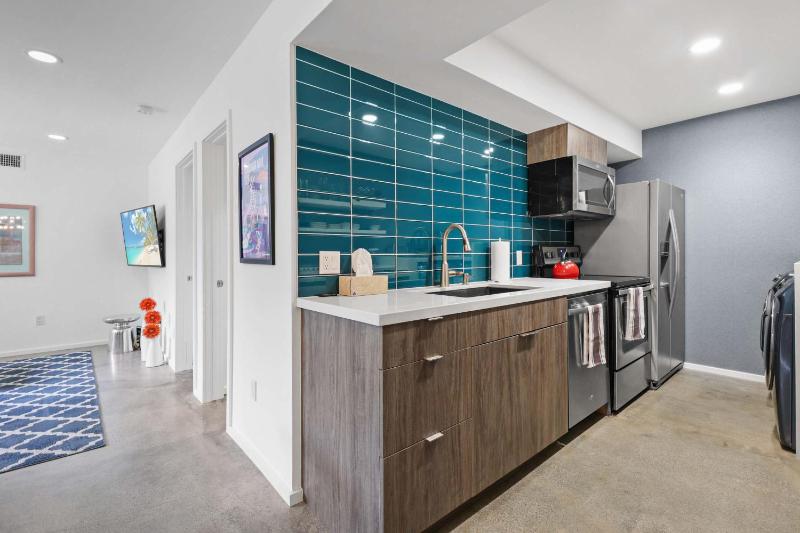 Stylish Ground-Floor Condo - image 22