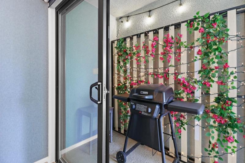 Stylish Ground-Floor Condo - image 14