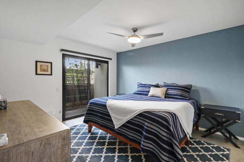 Stylish Ground-Floor Condo - image 11