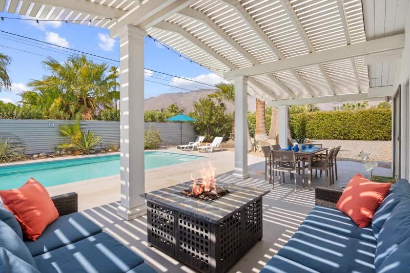 Mountain-View Retreat Pet-Friendly Home with Private Pool - image 10